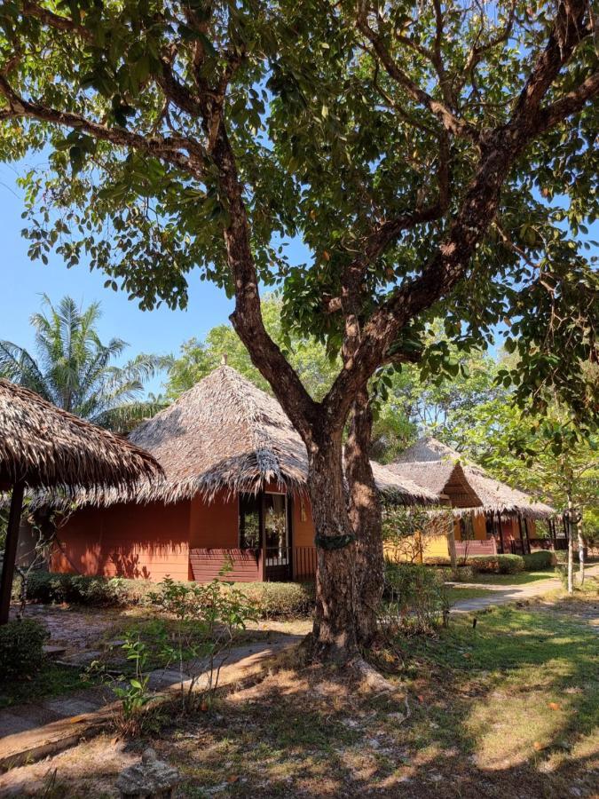Phayam Cottage Resort Koh Phayam Exteriör bild
